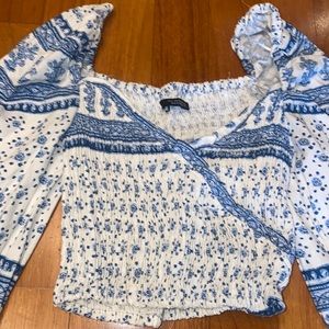 Zara blue and white crop top never been worn.